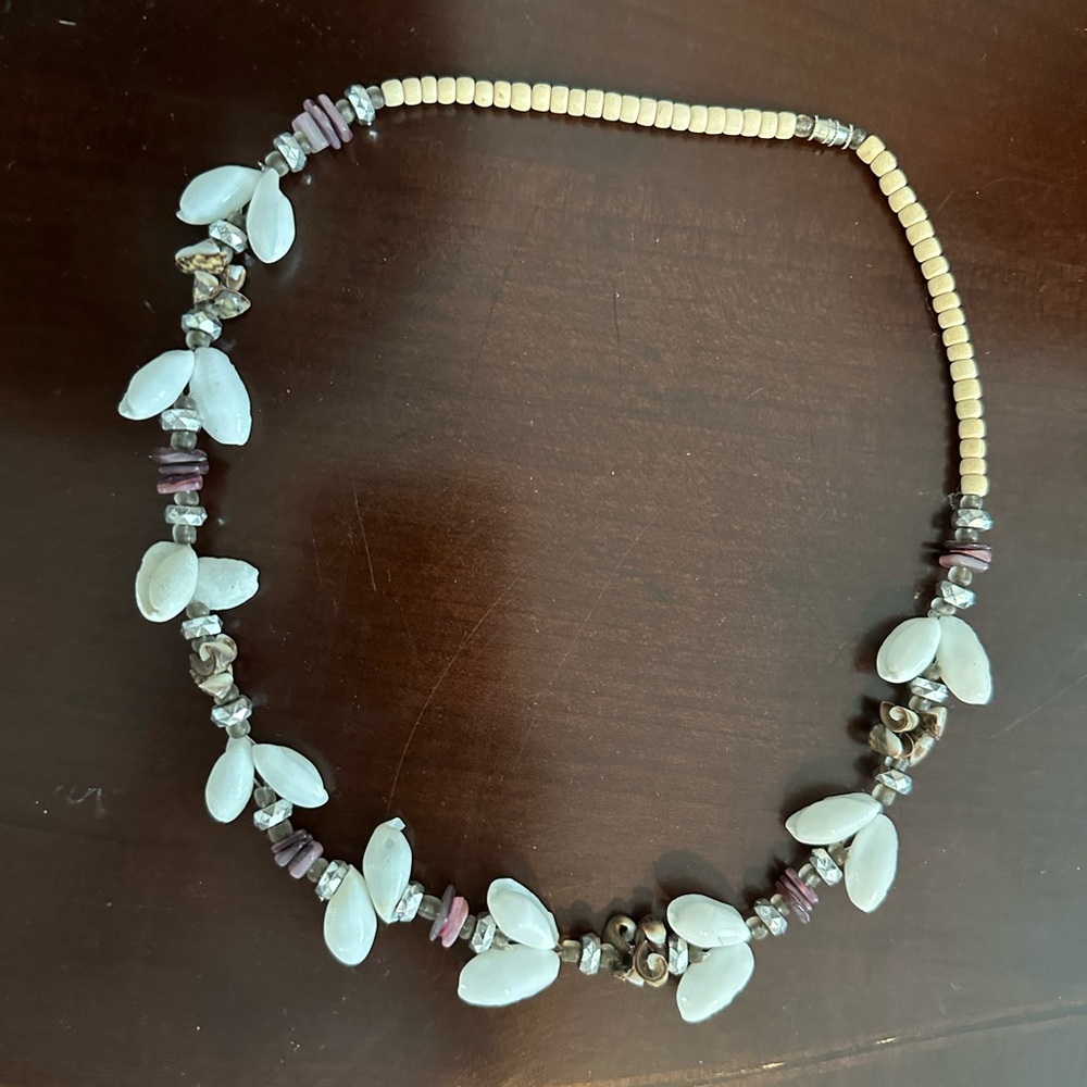 H&M White and Purple Necklace with Elegant Beads
